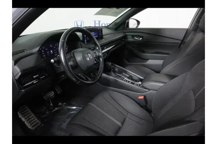 $27875 : Honda Accord Hybrid 2023 Spo image 10