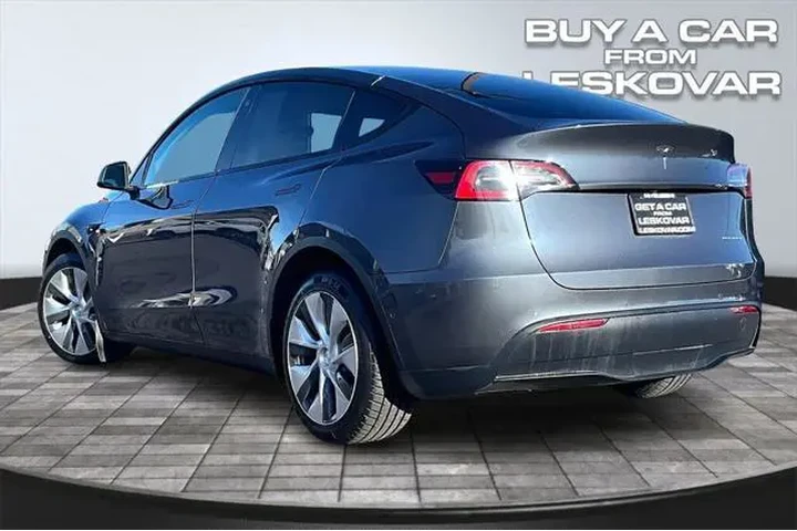 $18998 : Tesla Model Y 2021 AWD Long image 2