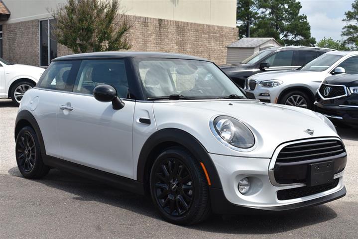 2019 Hardtop 2 Door Cooper image 2