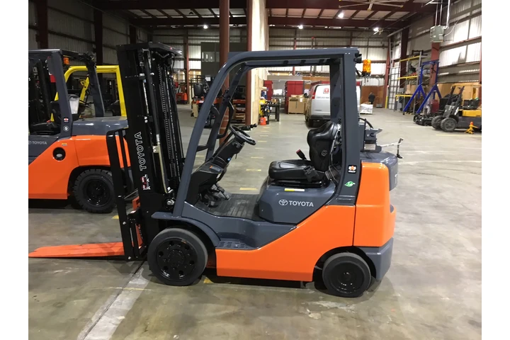 Forklift/Montacargas $19/hr image 1