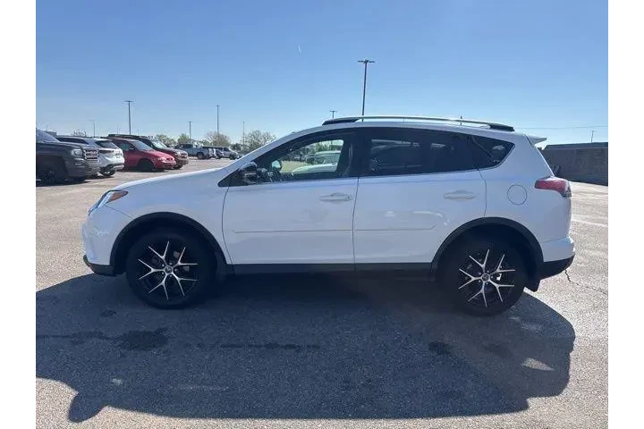 $21982 : Toyota RAV4 2016 SE 4dr SUV image 4