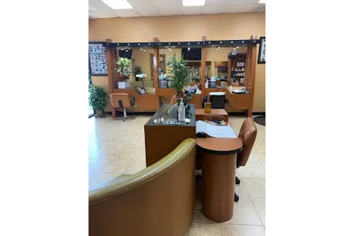 VENDO SALON DE BELLEZA image 3
