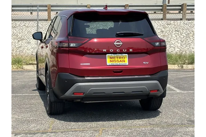 $19999 : Nissan Rogue 2023 SV 4dr Cro image 4