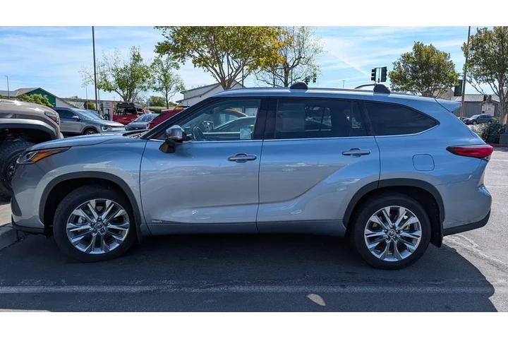 $41290 : 2022 Highlander Hybrid Limited image 6