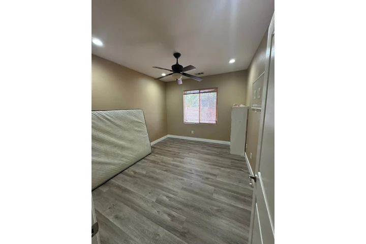$1000 : Rooms for rent in Eastvale image 2