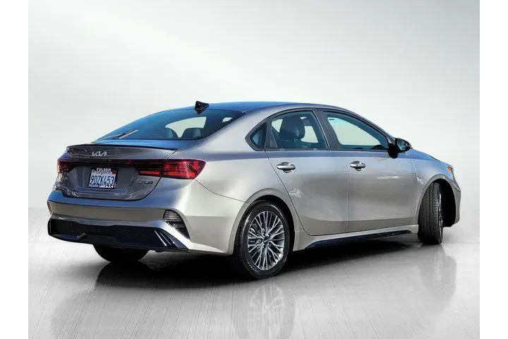 $18318 : Kia Forte 2023 GT-Line 4dr S image 4