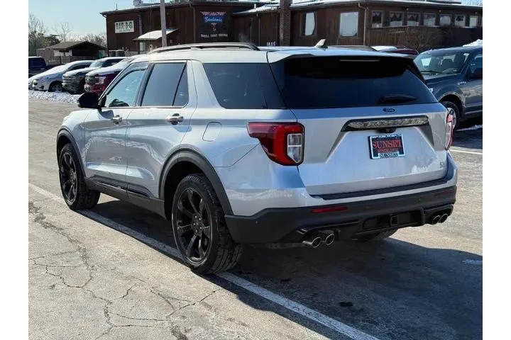 $39995 : Ford Explorer 2022 AWD ST 4d image 7