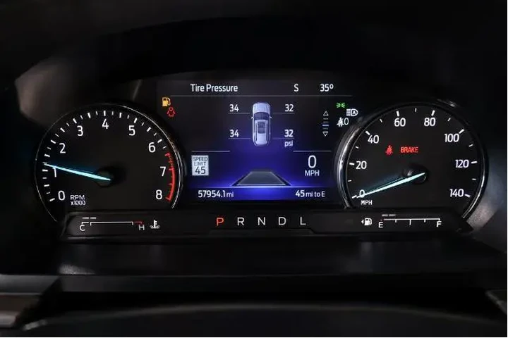 $27821 : Ford Explorer 2023 AWD Limit image 4