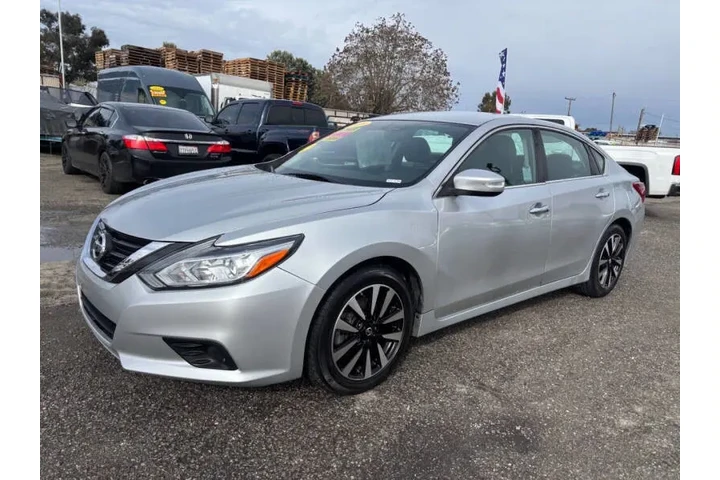 $11999 : 2018 Altima 2.5 SL image 4