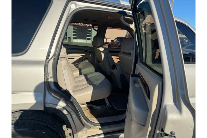 $3980 : 2005 Escalade 4dr AWD image 9