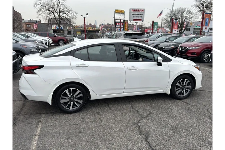 $16990 : Nissan Versa 2024 SV 4dr Sed image 9