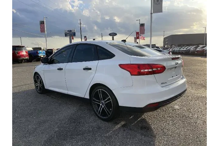 $5988 : Ford Focus 2016 S 4dr Sedan image 3