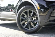 $22496 : Volkswagen Tiguan 2024 SE 4d thumbnail