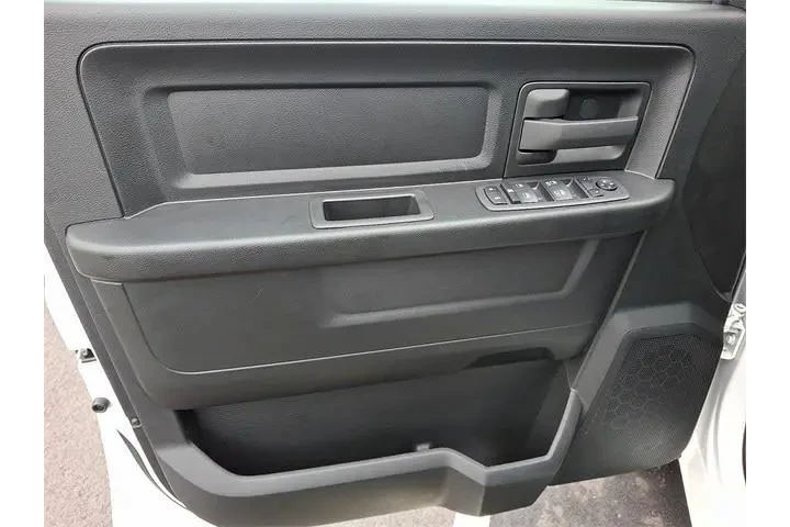 $27988 : Ram 1500 Classic 2023 4x2 Tr image 9