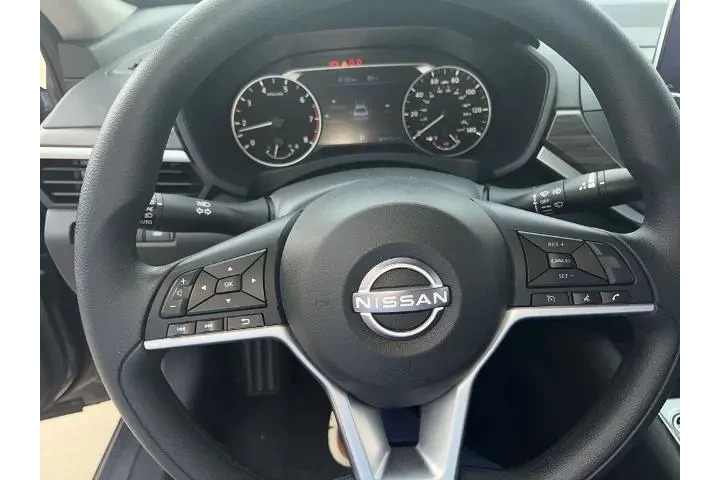 $20999 : Nissan Altima 2025 2.5 SV 4d image 3