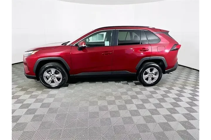 $25900 : Toyota RAV4 2023 XLE 4dr SUV image 4