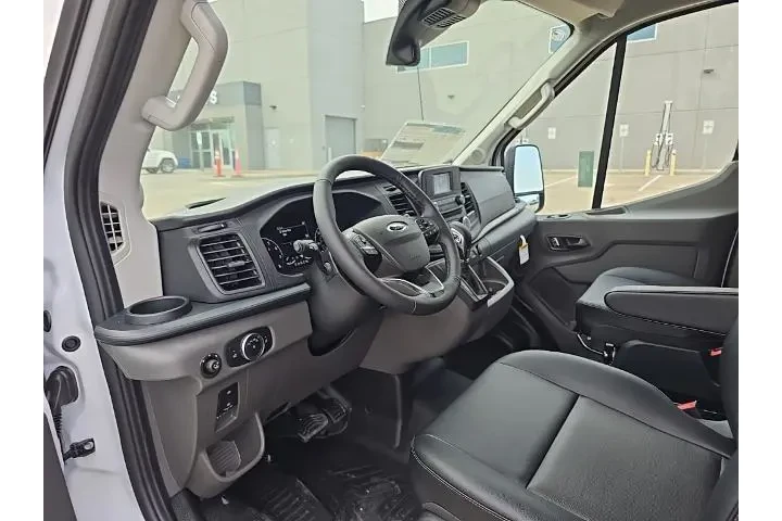 $32663 : Ford Transit 2024 250 3dr LW image 4