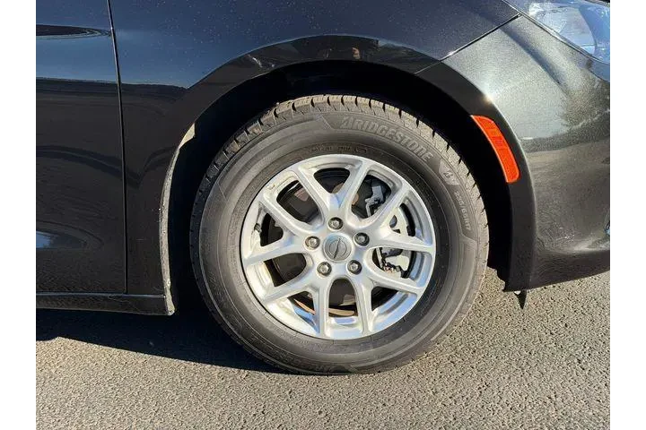 $14800 : Chrysler Voyager 2021 LXi 4d image 10