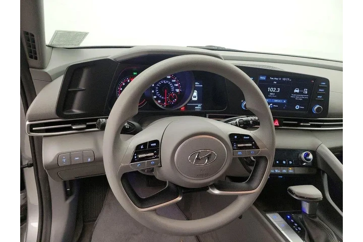 $18998 : Hyundai ELANTRA 2023 SEL 4dr image 10