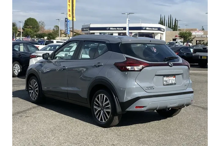 $18999 : Nissan Kicks 2024 SV 4dr Cro image 5