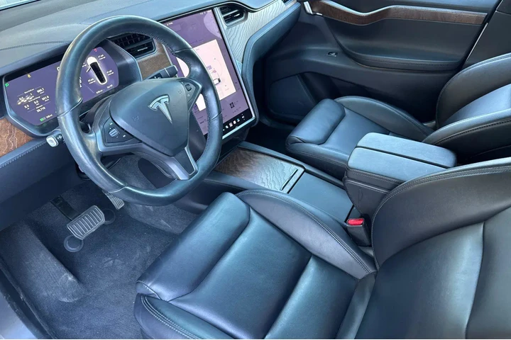 $39994 : Tesla Model X 2020 AWD Long image 9