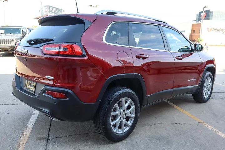 $15587 : 2017 Cherokee Latitude 4x4 image 5