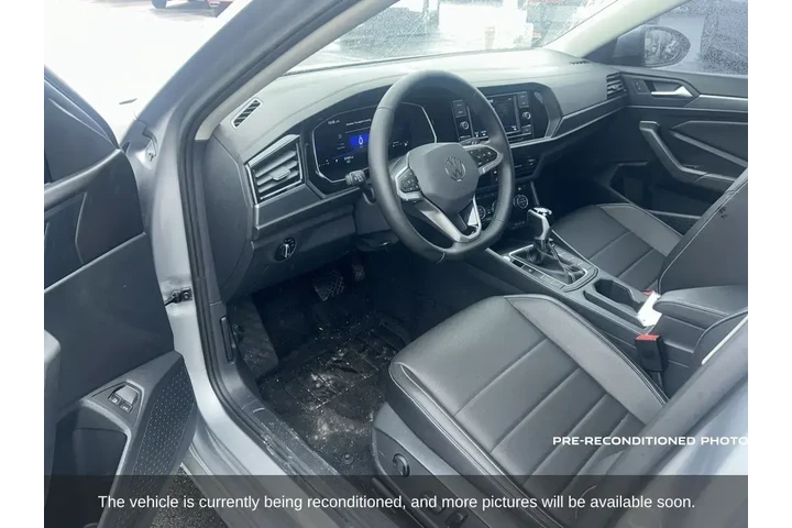 $17795 : Volkswagen Jetta 2024 SE 4dr image 10