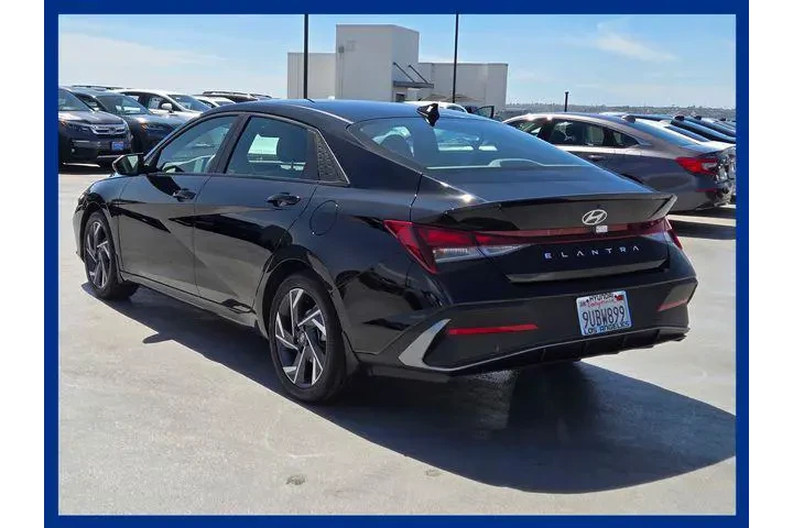 $23818 : Hyundai ELANTRA 2025 SEL Spo image 10