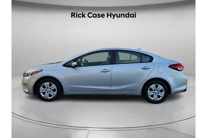 $12491 : Kia Forte 2018 LX 4dr Sedan image 3