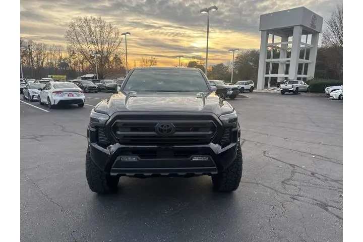 $37472 : Toyota Tacoma 2024 4x4 SR5 4 image 2