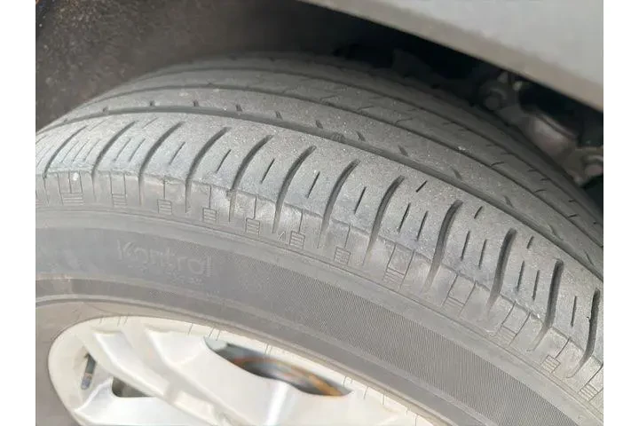 $26790 : Ford Explorer 2023 XLT 4dr S image 8