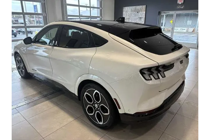 $35497 : Ford Mustang Mach-E 2023 AWD image 5