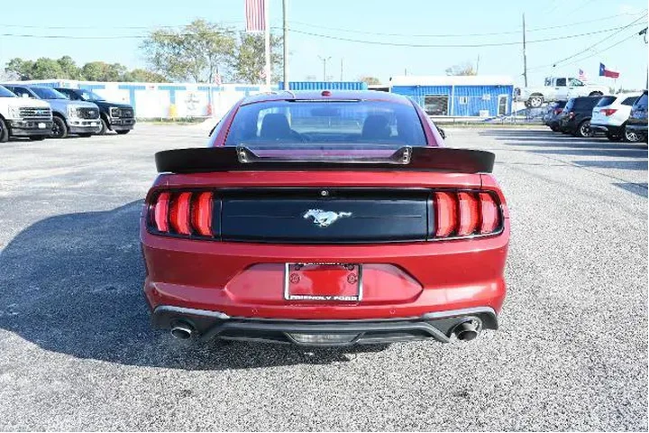 $17560 : Ford Mustang 2019 EcoBoost P image 4