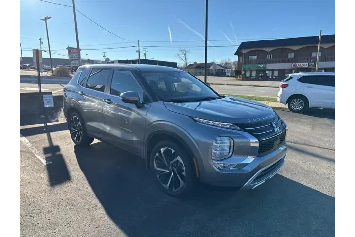 $23180 : Mitsubishi Outlander 2023 AW image 1