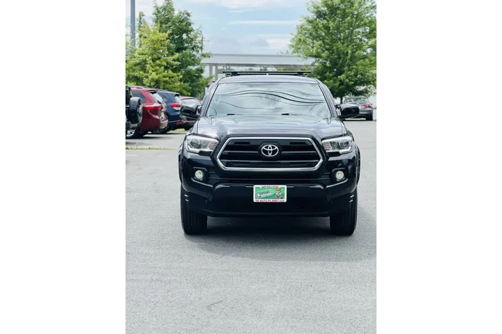 $23500 : 2016 Tacoma SR5 V6 image 4