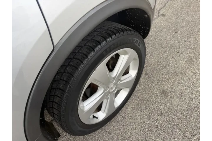 $7850 : 2016 Encore image 8