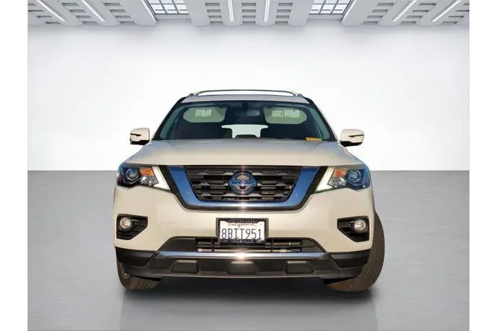 $15988 : Nissan Pathfinder 2018 4x4 P image 2