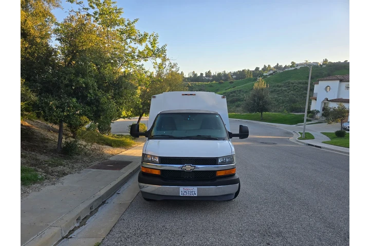 $26520 : 2017 Chevrolet Express Cutaway image 4