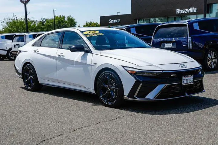 $24488 : Hyundai ELANTRA 2025 N Line image 6