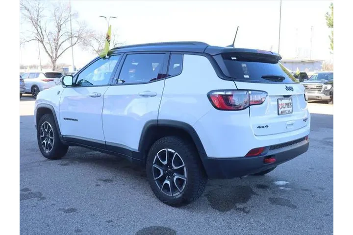 $23677 : Jeep Compass 2025 4x4 Trailh image 7