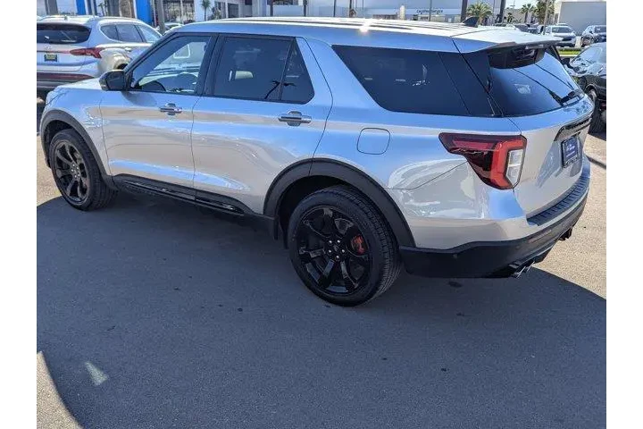 $38999 : Ford Explorer 2022 AWD ST 4d image 4