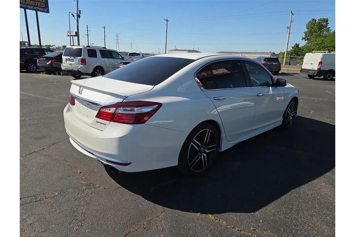 $13995 : 2016 Accord Sport Sedan CVT image 5