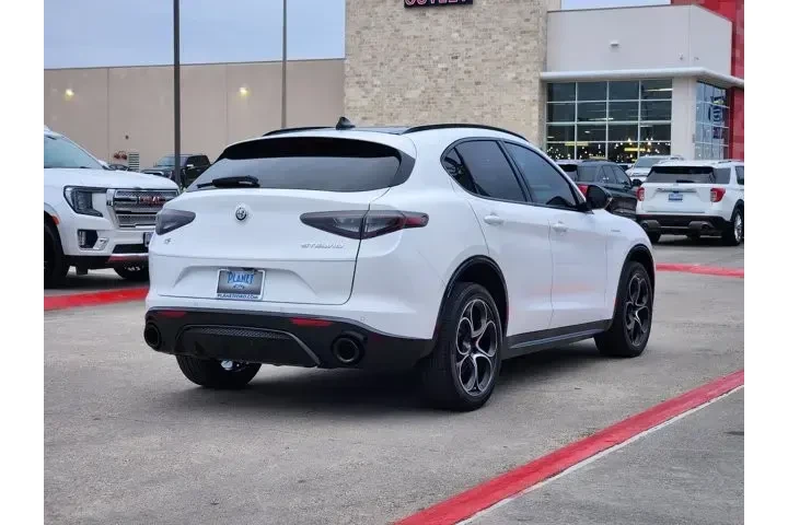 $39850 : Alfa Romeo Stelvio 2024 AWD image 5