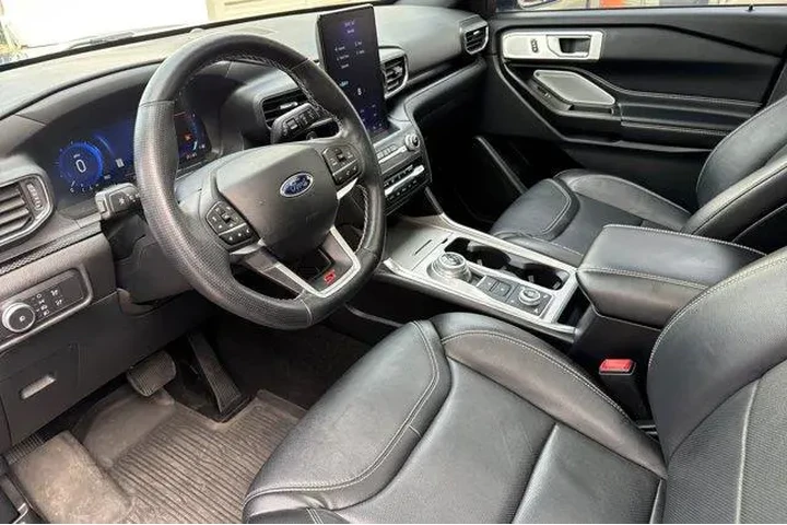 $29677 : Ford Explorer 2020 AWD ST 4d image 10