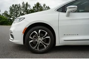 $28974 : Chrysler Pacifica 2021 AWD P thumbnail