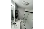 $1300 : Modern 2BR Apartment thumbnail