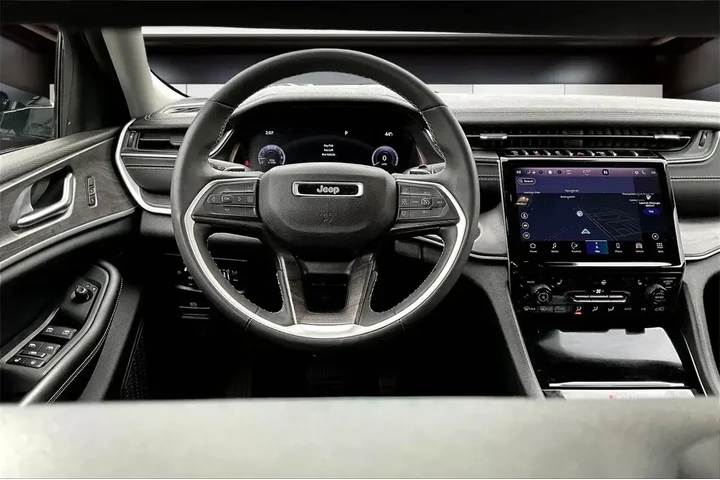 $29270 : Jeep Grand Cherokee 2023 4x4 image 5