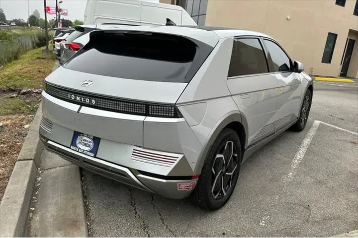 $31990 : Hyundai IONIQ 5 2024 Limited image 5
