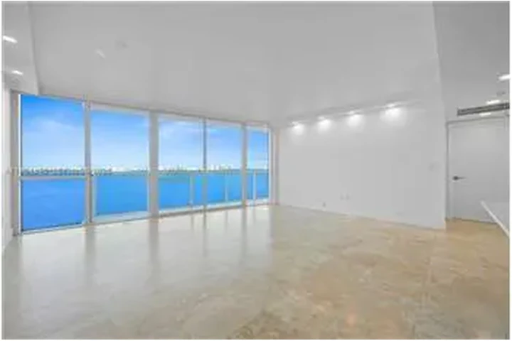 $4200 : Rental property with 1 bedro image 2