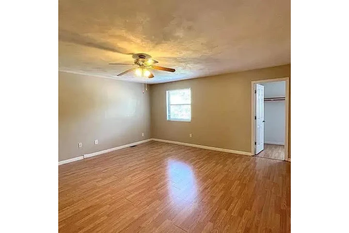 $1200 : House for rent image 3